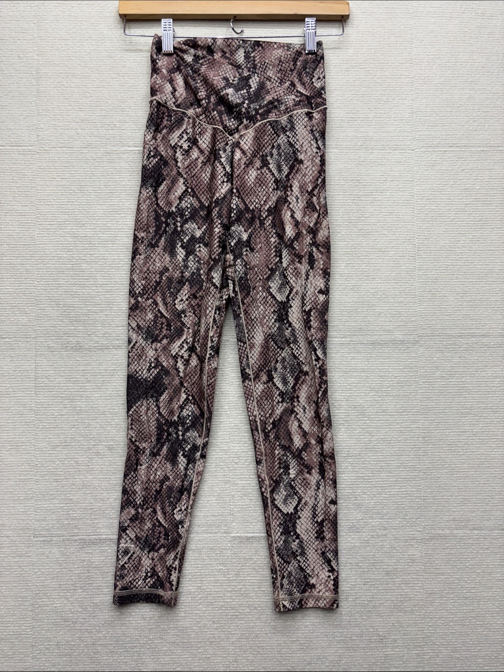 Aerie | medium High-Waist Snake Print Leggings in Brown